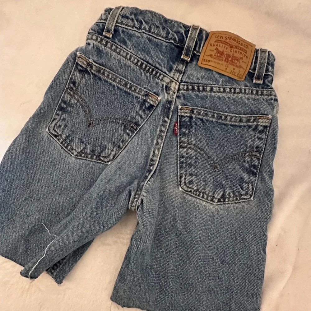 Levi's 550 Denim Shorts Boys 9  Excellent Vintage Relaxed Fit Slim Cut Off Retro